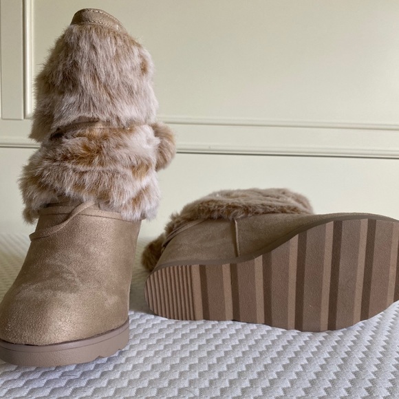 Boots - Picture 5 of 6